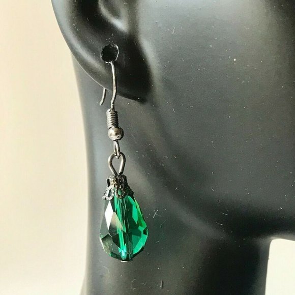 Emerald Green Glass Bead Earrings Teardrop Vintage Baroque Style Silver Plated - Picture 8 of 11